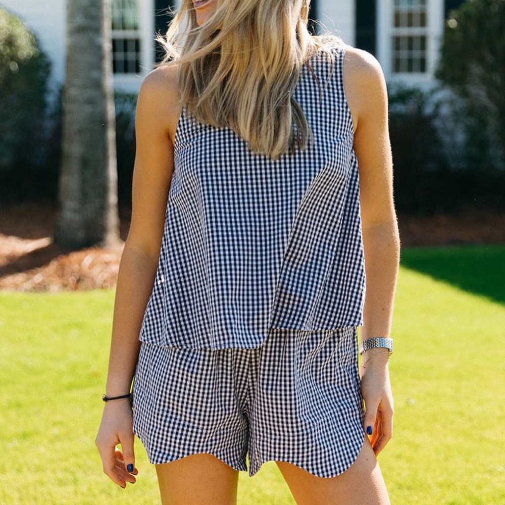 Black and white seersucker scalloped shorts, bought from triple threads!!